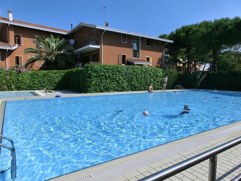 Cond Giardino Apartment Линяно Сабиадоро Екстериор снимка