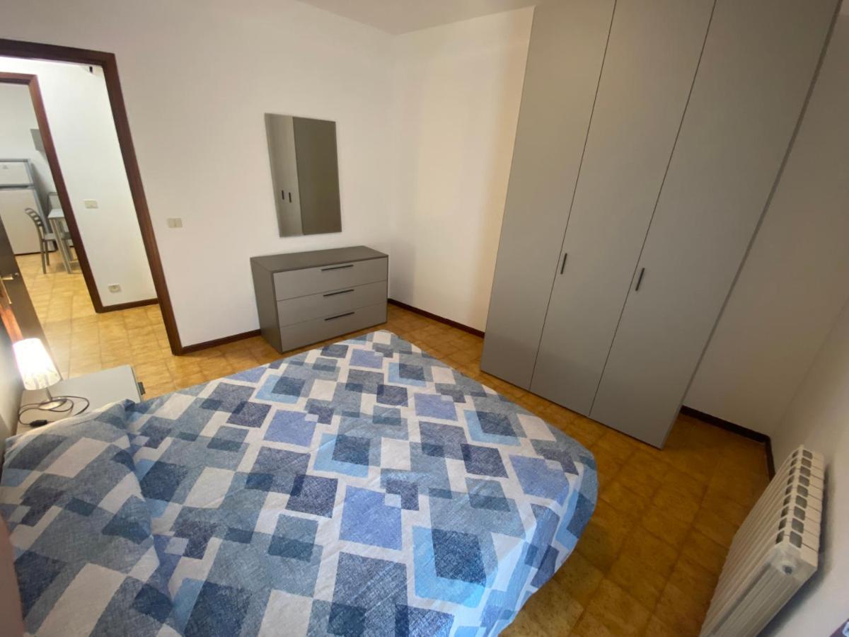 Cond Giardino Apartment Линяно Сабиадоро Екстериор снимка