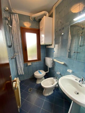 Cond Giardino Apartment Линяно Сабиадоро Екстериор снимка
