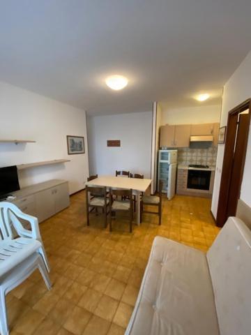 Cond Giardino Apartment Линяно Сабиадоро Екстериор снимка